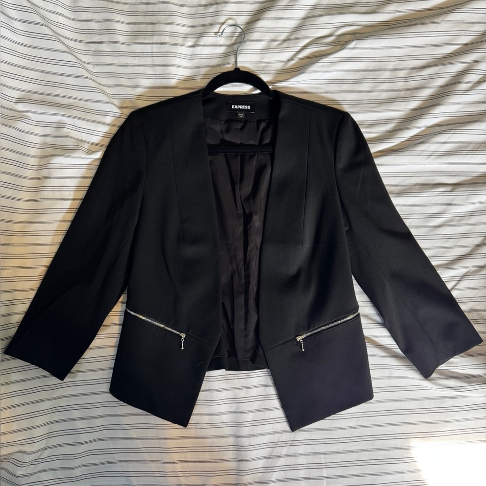 NWOT Express Women's Black 3/4 Sleeve Blazer